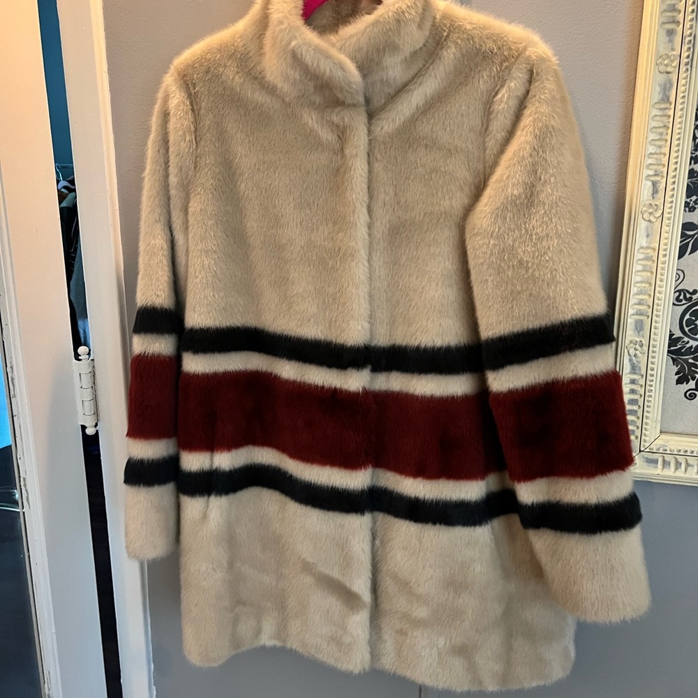 Lauren Vidal faux fur coat!